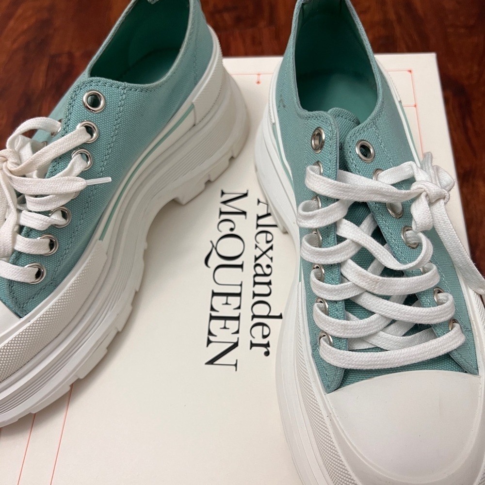 Alexander Mcqueen thread slick lace up sneaker - Picture 13 of 14